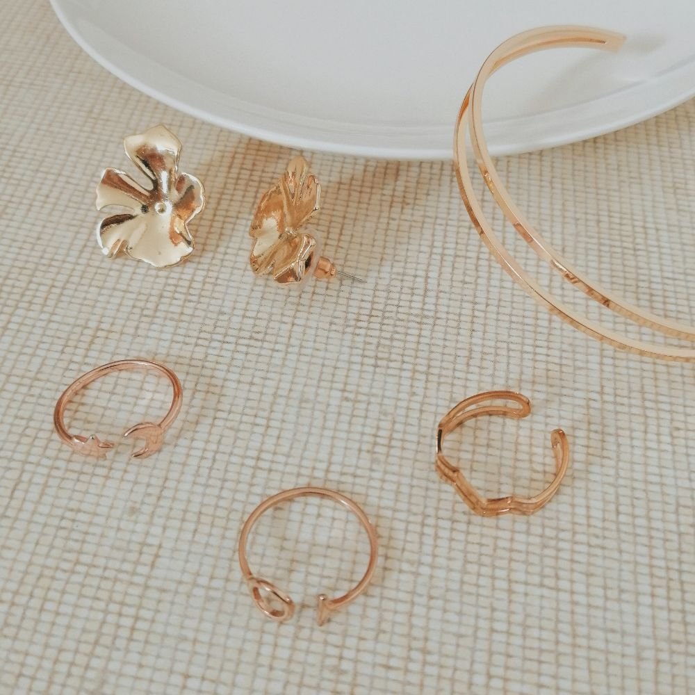 Gold Earrings Pre-Owned – Image 3